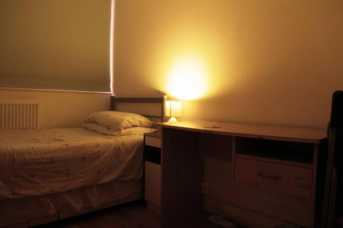 Double Room In Private Apartment Londen Buitenkant foto