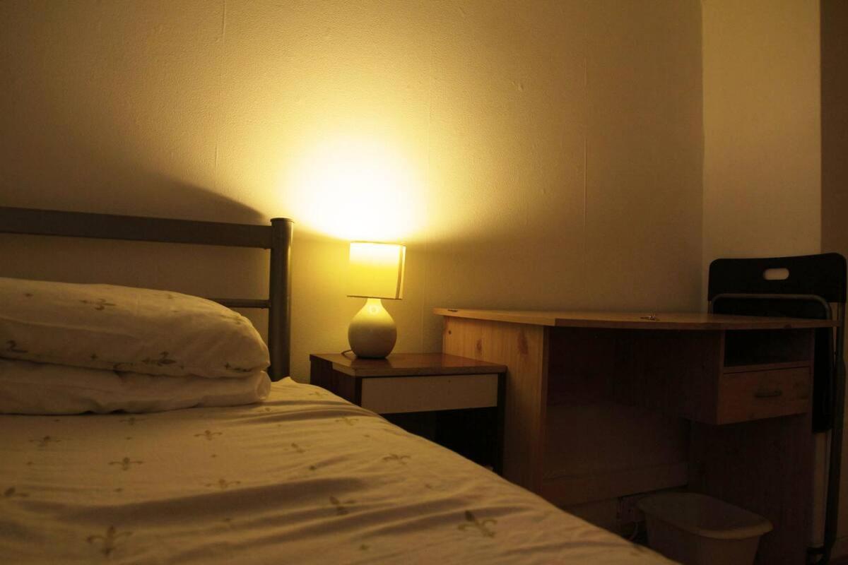 Double Room In Private Apartment Londen Buitenkant foto